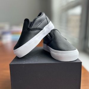 New Vans - Toddler Slip On V Shoe - Black/True White